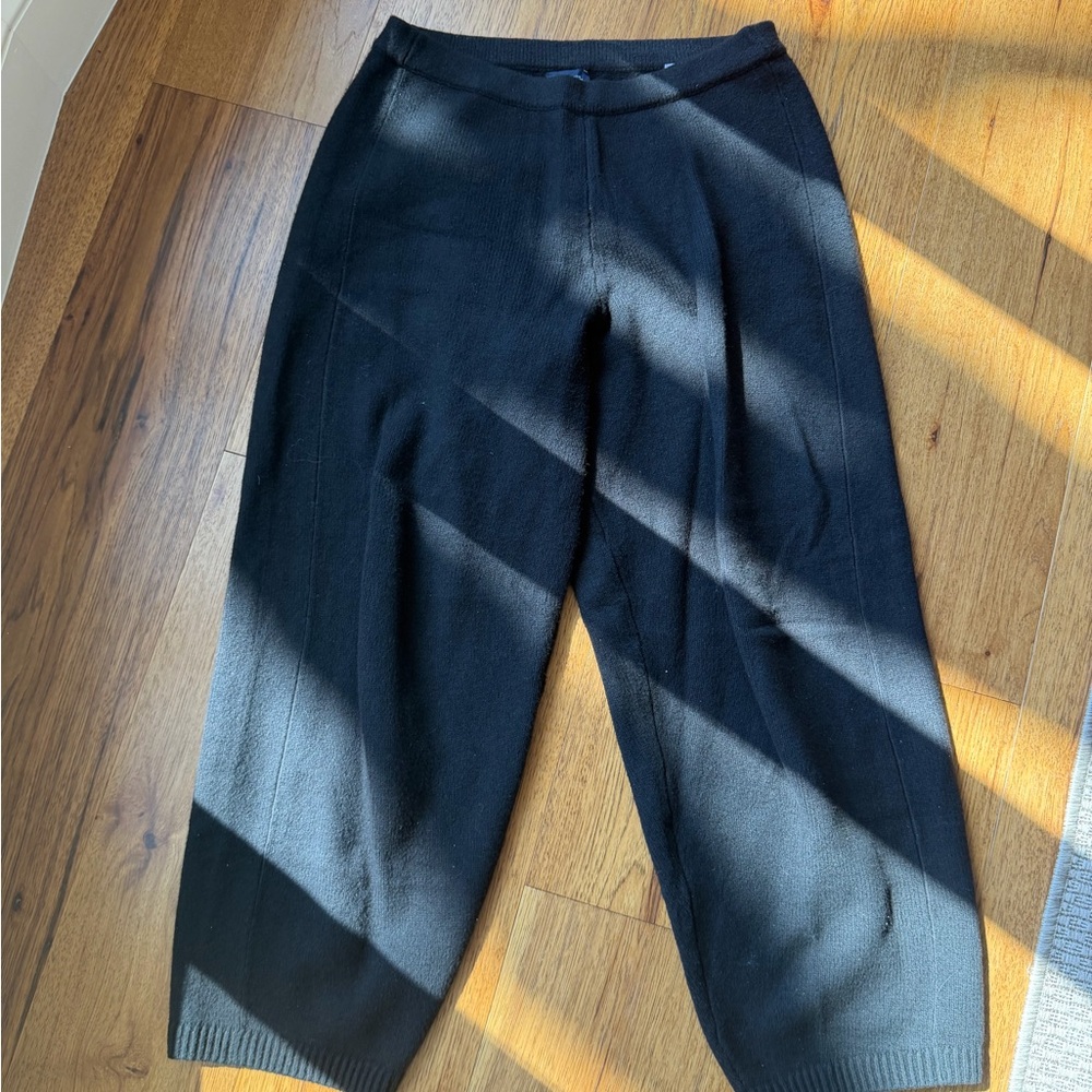 GAP Women's CashSoft Barrel Sweatpants - Picture 3 of 4